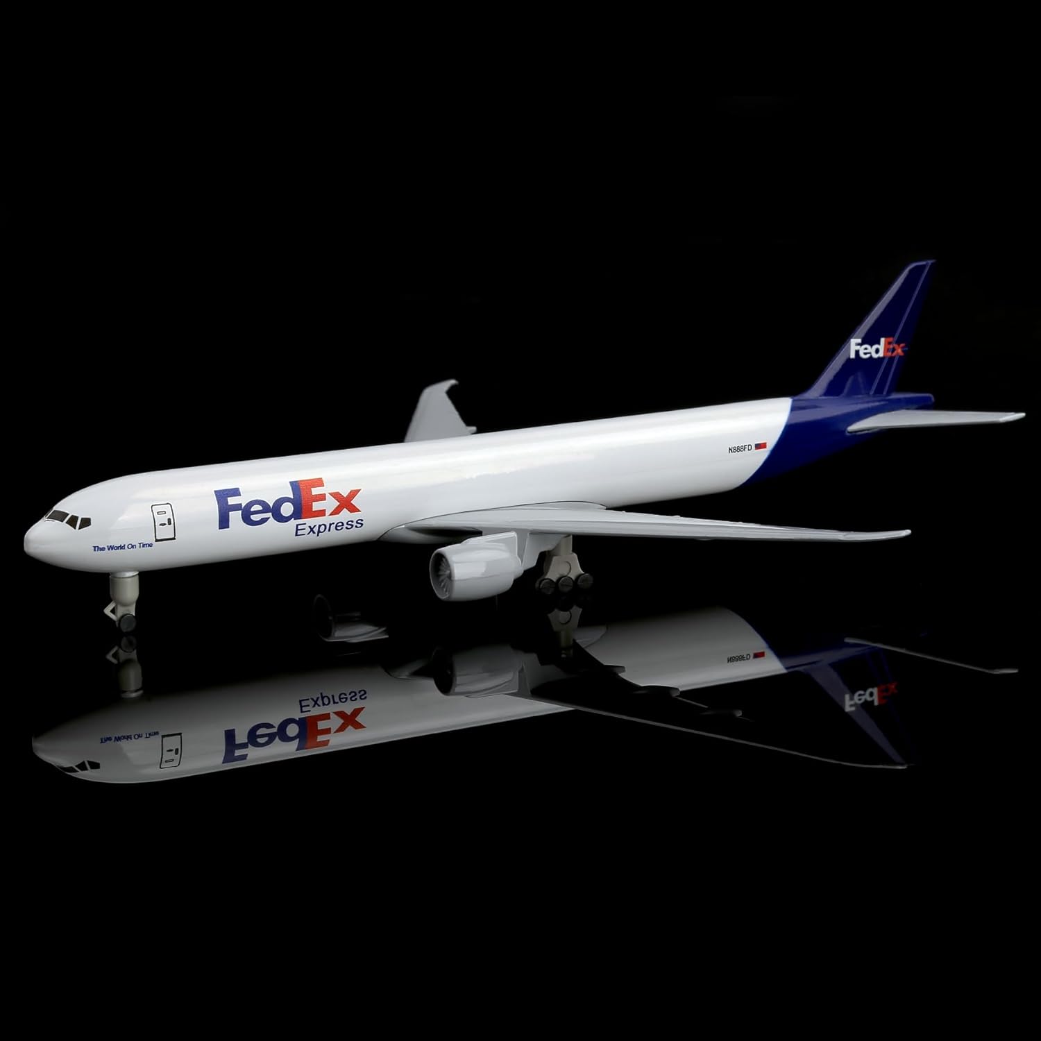 ชุดของเล่นเครื่องบินเฟดเอ็กซ์  - Model Kit Plane บทวิจารณ์และราคา