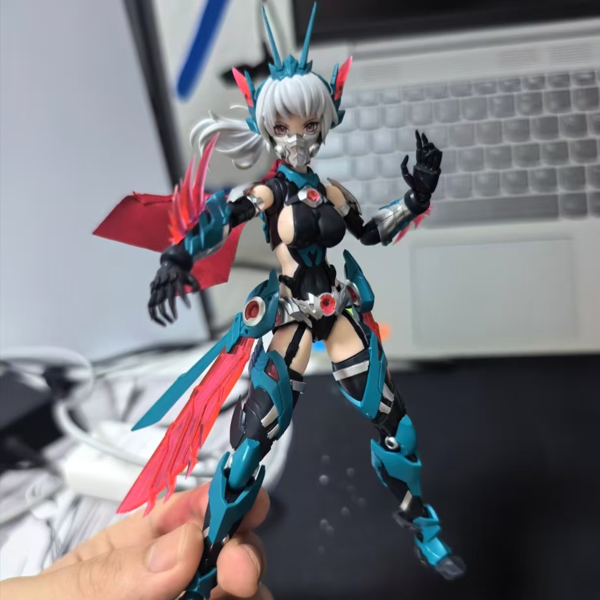 ชุดประกอบหุ่นยนต์เมชาสาวแบบสอง - Model Kit Nuke Matrix บทวิจารณ์และราคา